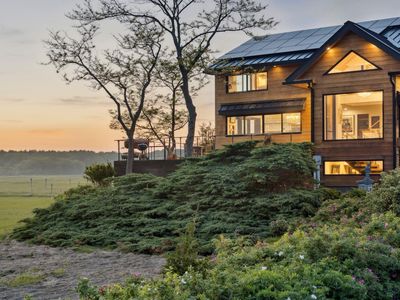 1681 Ocean Boulevard