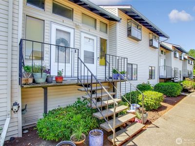 1313 W James Street #2