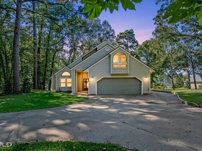 1719 Lakecrest Dr