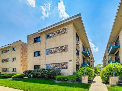 6864 N Northwest Hwy APT 1B