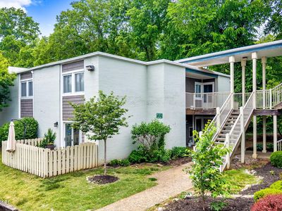 1815 Gardiner Ln APT G64