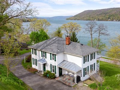 989 E Lake Rd