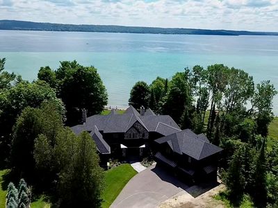 607 NW Torch Lake Dr