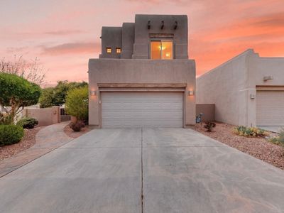 8201 Desert Shadow Way NE
