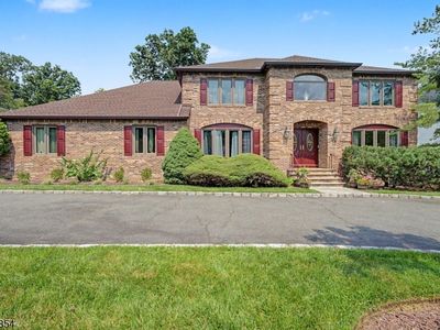 2 Birchwood Ct