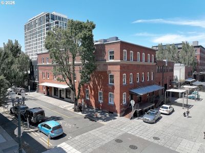 1325 NW Flanders St #2