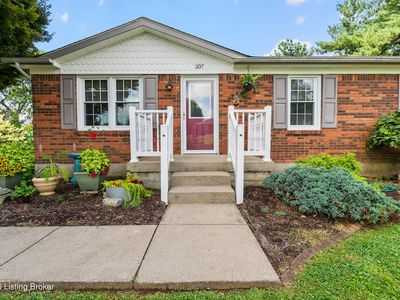 207 Victoria Dr