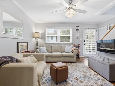 381 10th St NE APT 4