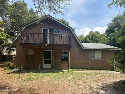 8908 N Lagoon Dr