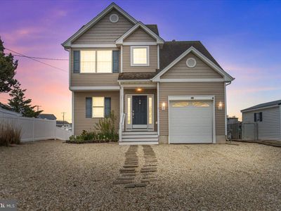 3 Cranbury Lake Dr