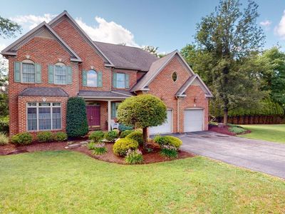 1625 Oakmont Dr