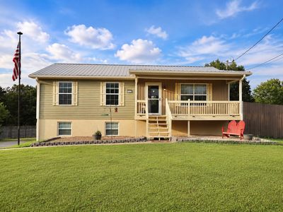 242 Thorne Cir SE