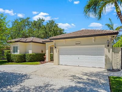 Property at 16238 NW 91st Ave, Miami Lakes, FL
