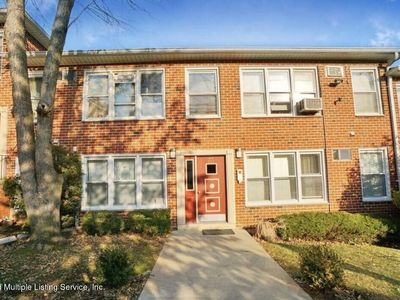 485 Armstrong Ave APT E1