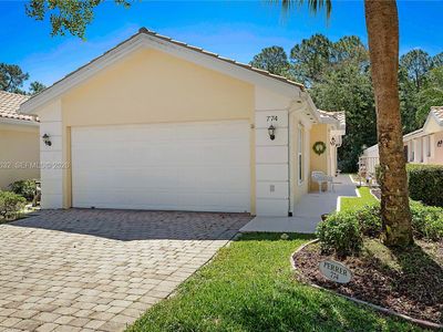 774 SW Balmoral Trce