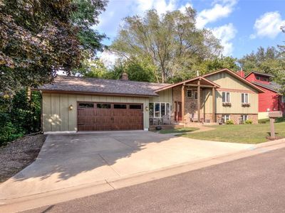 608 Manor Court