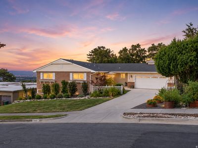 2849 E Glen Oaks Dr