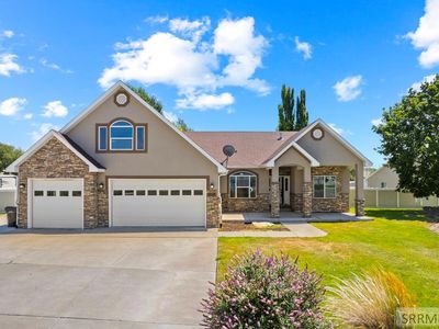 2690 Eastview Dr