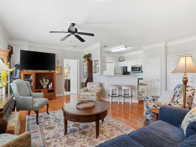 1533 Cambridge Lakes Dr #203D