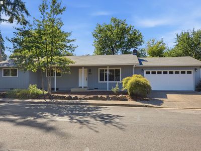 1390 Buck St