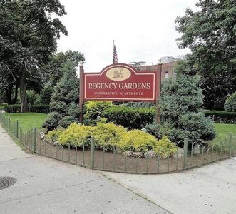 7805 141st St APT 2L