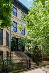 353 W Belden Ave