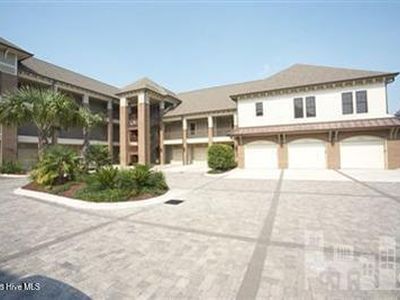 550 Grande Manor #207