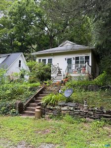 16 Pleasant Valley Road