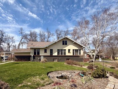2201 5th Ave E