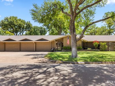 2511 Beefeater Dr