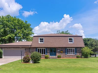 5573 S Beebe Dr