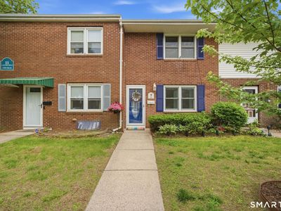 11 Lakeside Drive #18