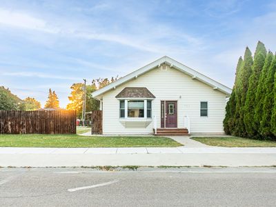 Property at 825 Indiana St, Chinook, MT