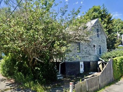 Property at 3 Cottage St, Marblehead, MA