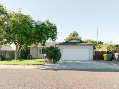 2556 SW 2nd Ave