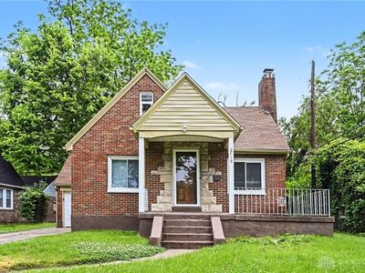 2719 Earlham Dr