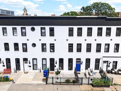 3915 Roland Ave