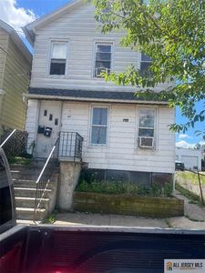 92 Redmond St