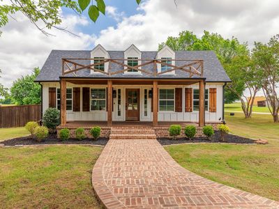 1305 N John Douglas Rd
