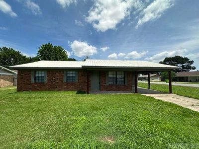 1221 Fairview St