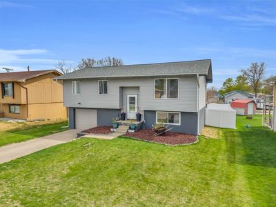 Property at 609 W 18th St, Cozad, NE