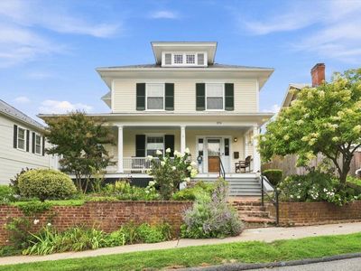376 Maple Ave