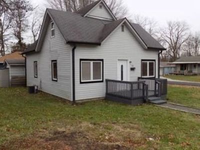 303 Bishop St
