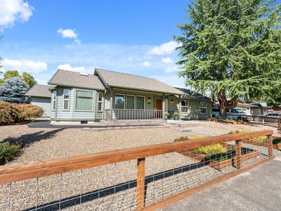 2515 Siskiyou Blvd
