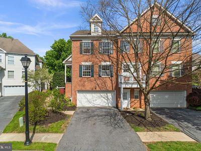 7 Augustus Wally Ct #11