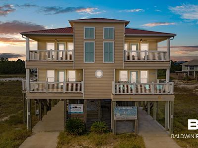 6697 Beach Shore Dr