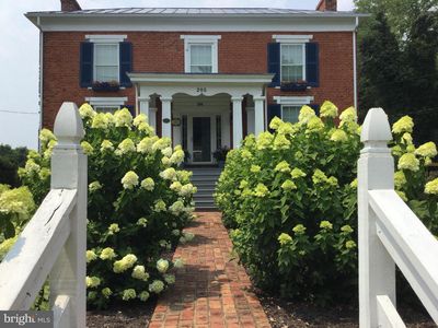 205 N Main St
