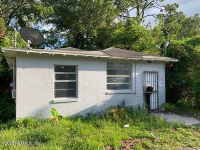 1440 W 24TH Street