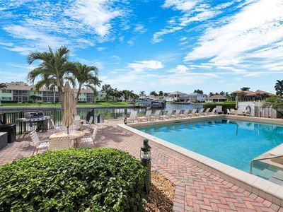 848 Collier CT #304