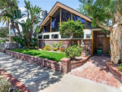 1706 E Ocean Blvd